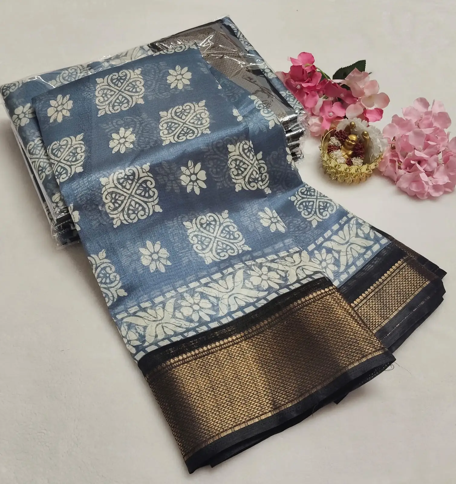 Dola Jaal Floral Brocade Border Cotton Saree